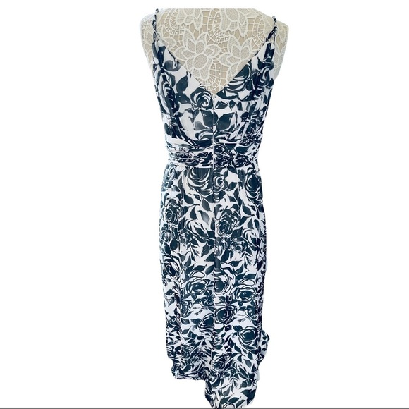 White House Black Market Dresses & Skirts - 𝅺WHBM size 8 full length dress